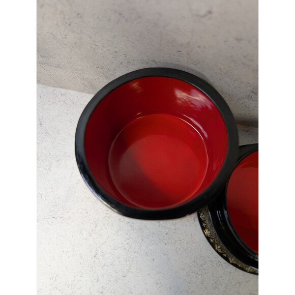 Hand-Painted Russian Lacquer Box – Large Dome – Horseman Scene – Red Interior - Picture 4 of 11